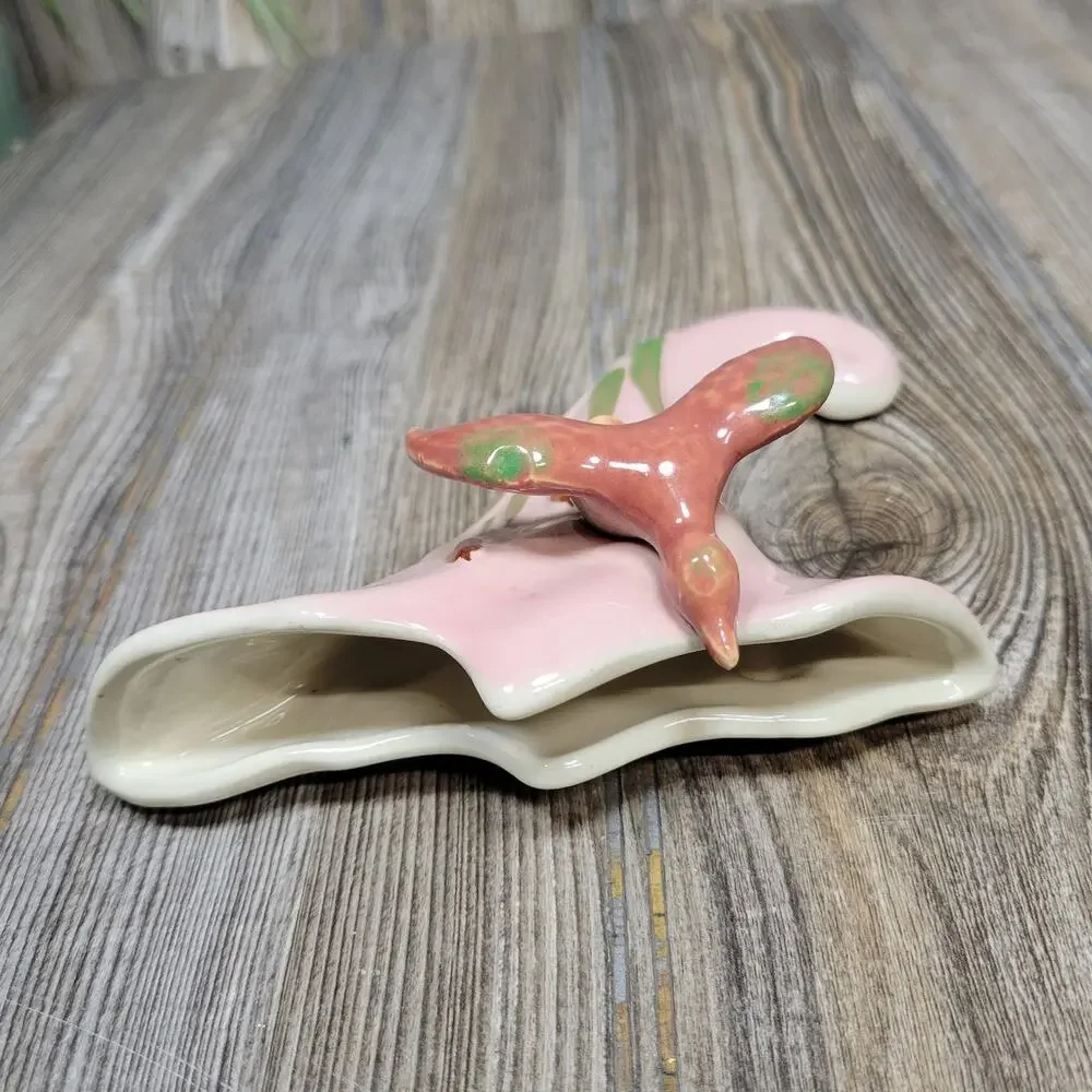 Vintage Pink Duck Cattails Cornucopia Wall Pocket Vase Planter Mid Century 1940s